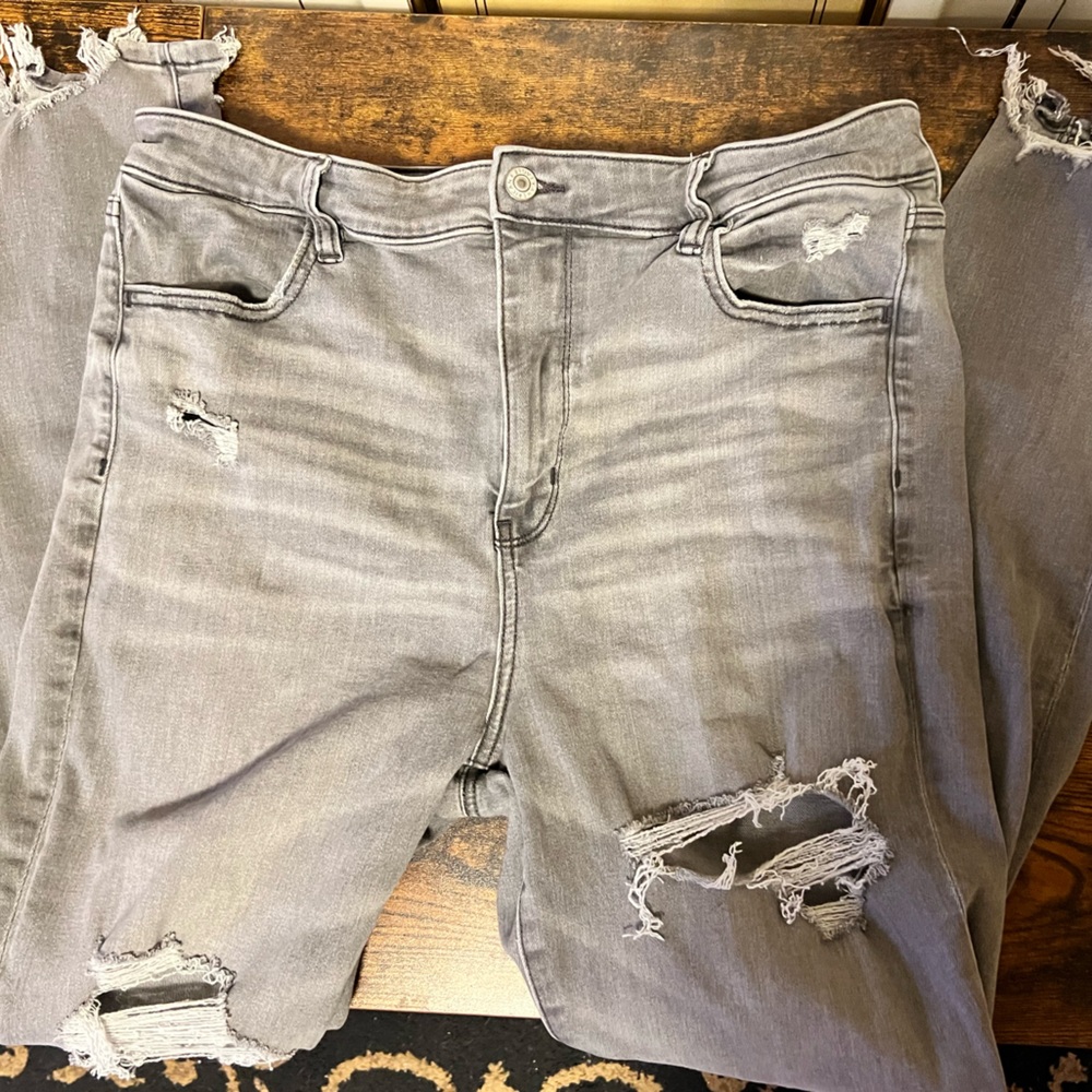 American Eagle Outfitters Gray Distressed Ankle Jeans